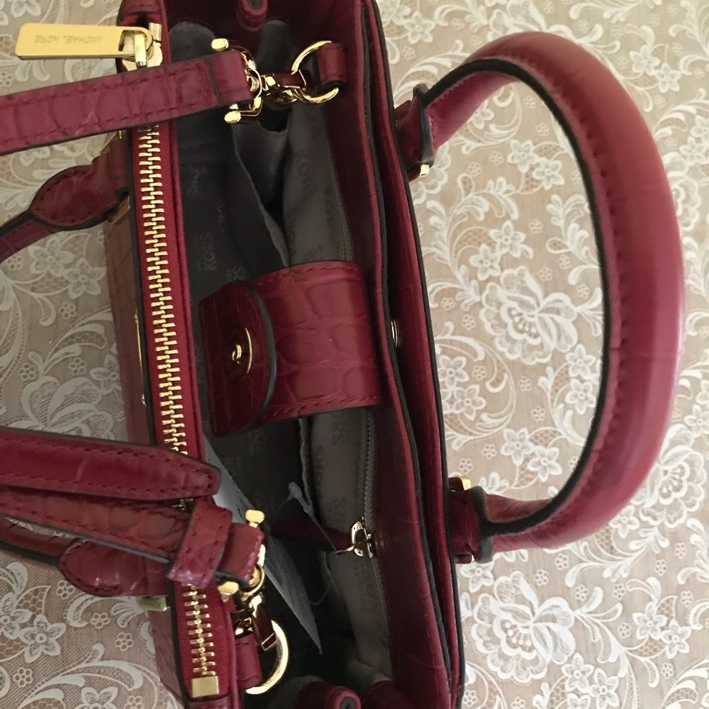 Brand new with tags Michael Kors Kellen. - Picture 5 of 8